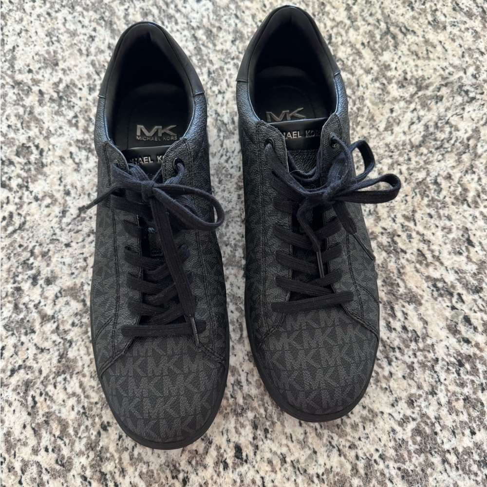 Men’s Black Michael Kors Logo Shoe (size 10.5)